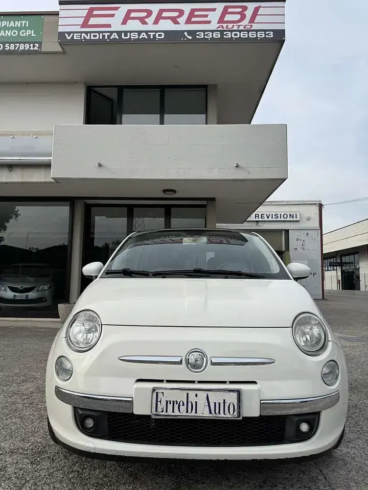 Usado Fiat 500 Lounge 75 CV (55 kW) 2007 Blanco Utilitario