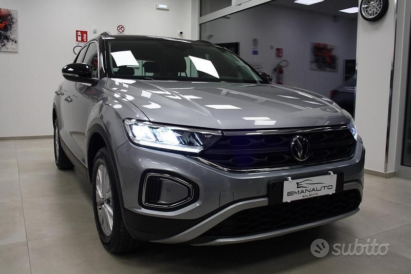 Usata VW T-Roc Life 115 CV (84 kW) 2024 Grigio SUV