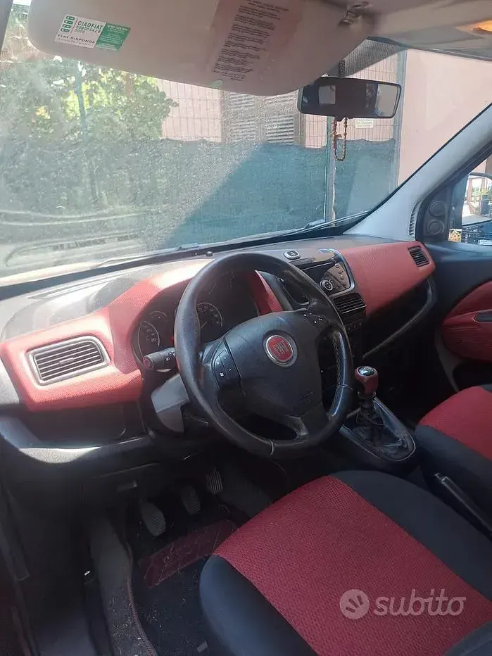 Usata Fiat Doblò 105 CV (77 kW) 2010 Monovolume