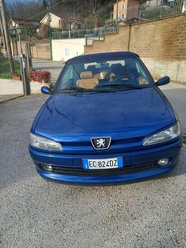 Usata Peugeot 306 Cabriolet 88 CV (64 kW) 1998 Blu Cabrio