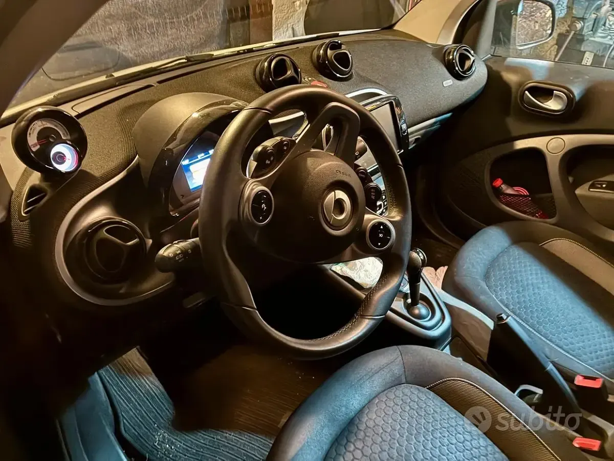 Usata Smart ForTwo Electric Drive 41 kW (56 CV) 2022 Bianco Cabrio