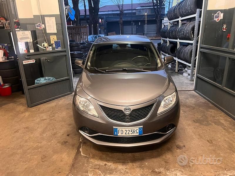 Usata Lancia Ypsilon Silver 69 CV (50 kW) 2015 Utilitaria