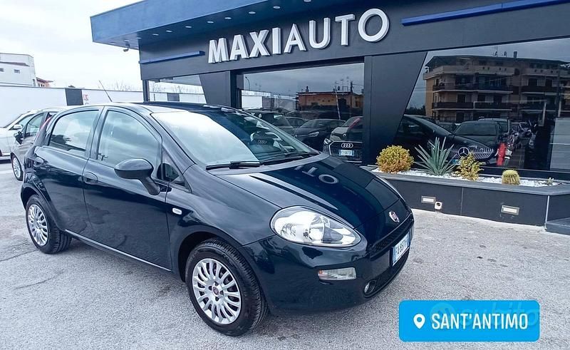 Blu Usata 2016 Fiat Punto Tre volumi | 5800 € (Buon prezzo) - Immagine 1/4