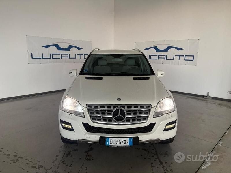 Bianco Usata 2010 Mercedes ML350 SUV | 10.500 € (Buon prezzo) - Immagine 1/4