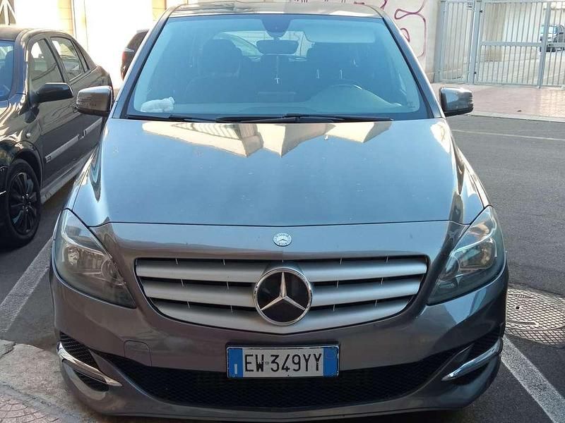 Usata Mercedes B200 Executive 156 CV (114 kW) 2014 Grigio Monovolume