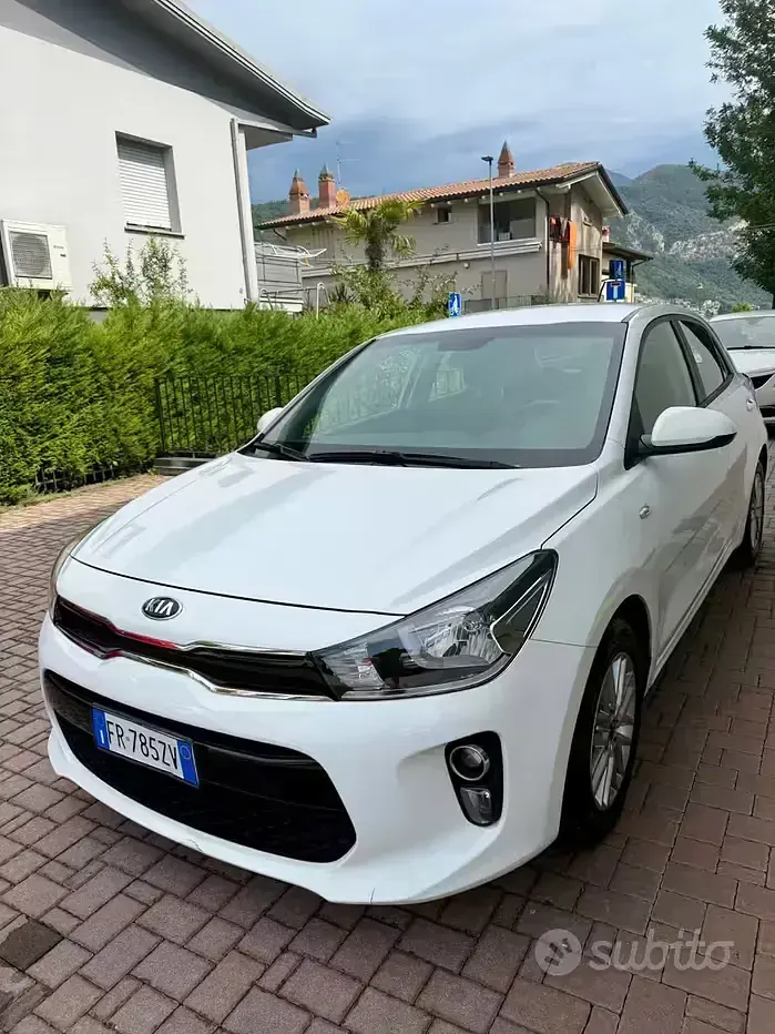Usata Kia Rio 84 CV (61 kW) 2018 Bianco Berlina