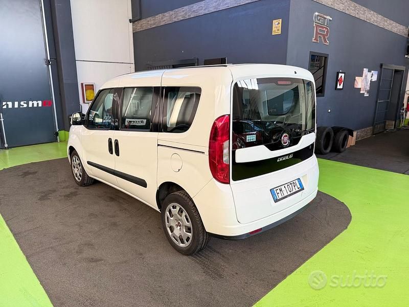 Usata Fiat Doblò 120 CV (88 kW) 2015 Bianco Monovolume