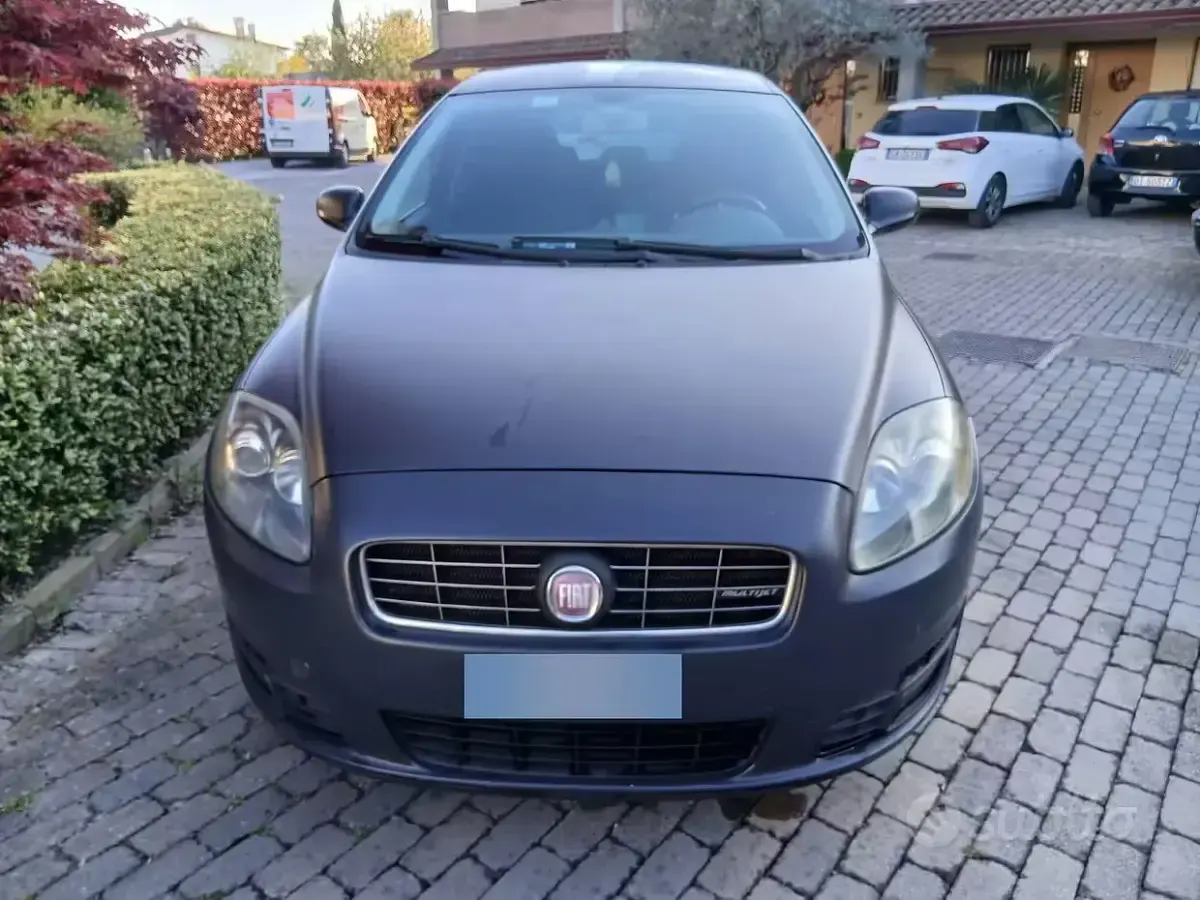 Usata Fiat Croma 150 CV (110 kW) 2010 Grigio Station wagon