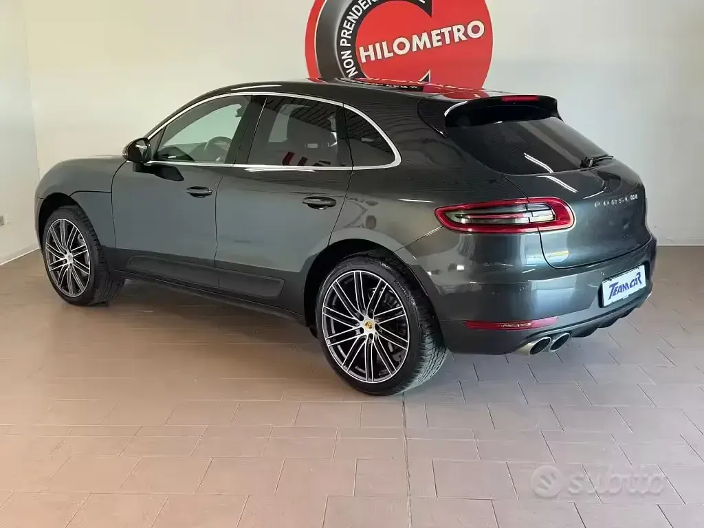 Usata Porsche Macan 250 CV (183 kW) 2017 Grigio scuro SUV