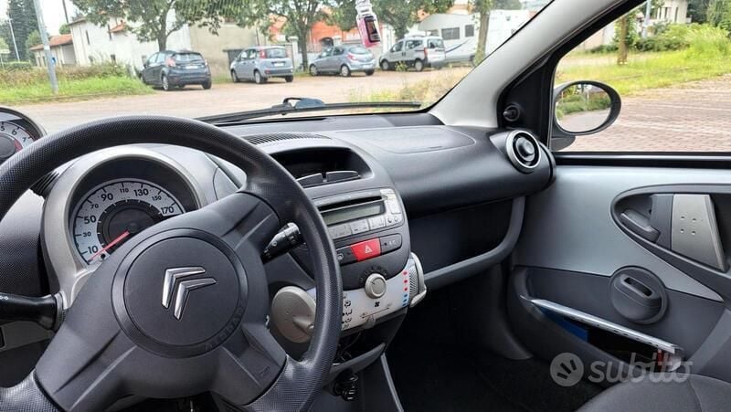 Argento Usata 2010 Citroën C1 Due volumi | 5500 € (Cara) - Immagine 1/4