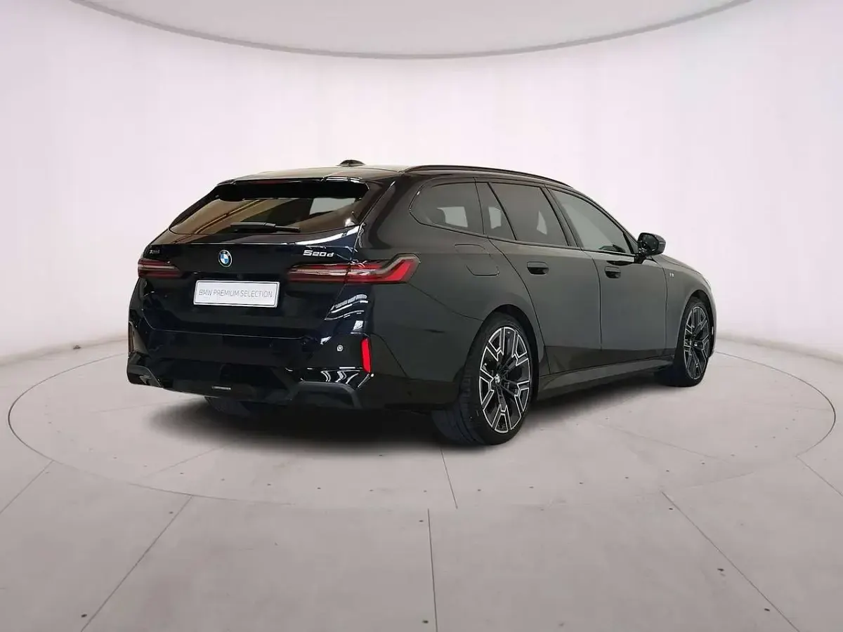 Usata BMW 520 M Sport 197 CV (144 kW) 2025 Carbon black Station wagon