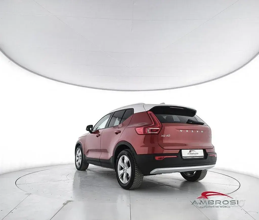 Begagnad Volvo XC40 Momentum 190 HK (139 kW) 2018 Röd SUV