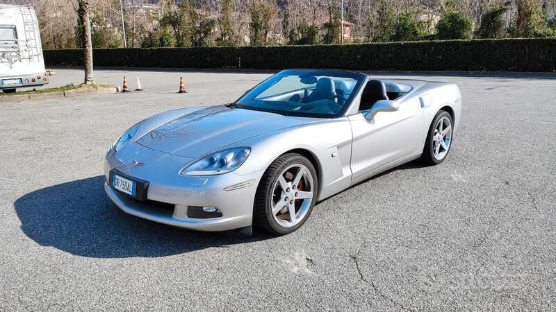 Usata Corvette C6 404 CV (297 kW) 2005 Argento Cabrio