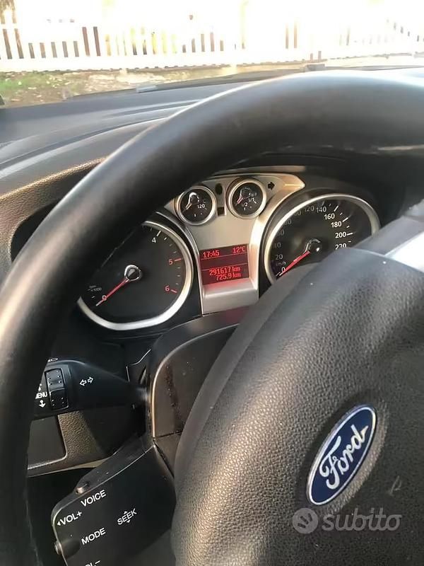 Usata Ford Focus 2010 Grigio Station wagon