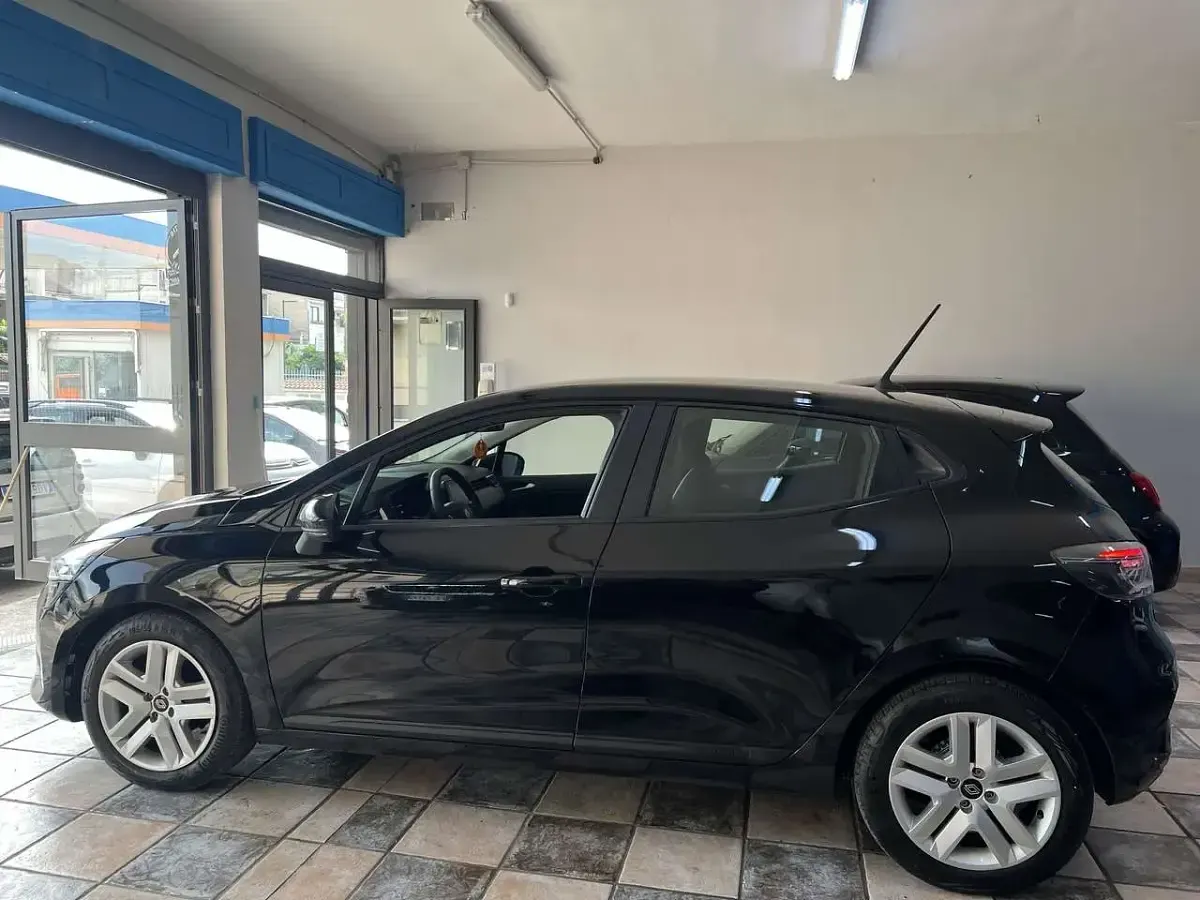 Usata Renault Clio V 101 CV (74 kW) 2025 Other Berlina