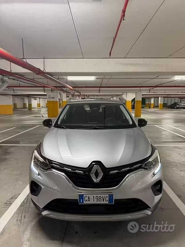 Usado Renault Captur Zen 95 CV (69 kW) 2020 Gris SUV