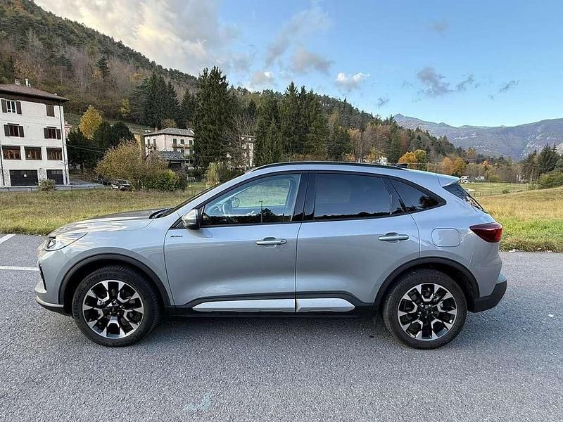 Grigio Usata 2024 Ford Kuga Active SUV | 32.000 € (Buon prezzo) - Immagine 1/4