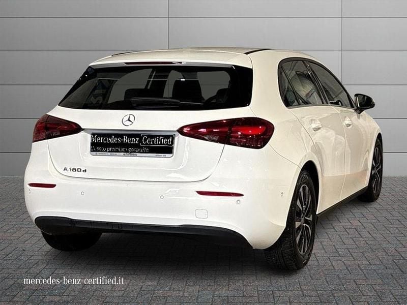 Usata Mercedes A180 Advanced 116 CV (85 kW) 2023 Bianco polare Berlina