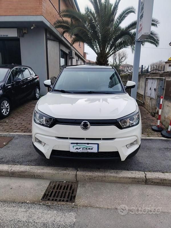 Bianco Usata 2017 Ssangyong (KGM) Tivoli SUV | 7300 € (Buon prezzo) - Immagine 1/4