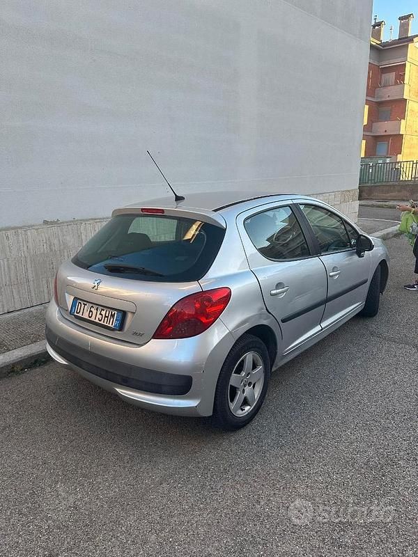 Usata Peugeot 207 75 CV (55 kW) 2009 Grigio Utilitaria