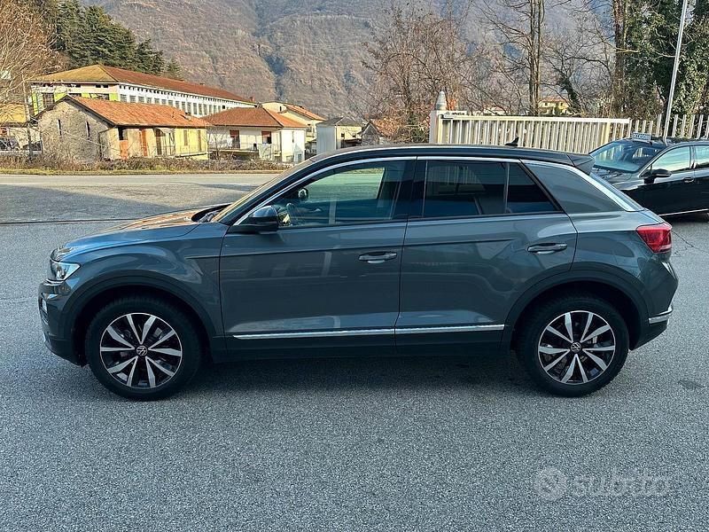 Usata VW T-Roc Business 110 CV (80 kW) 2021 Grigio SUV