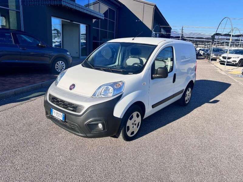 Bianco Usata 2019 Fiat Fiorino Monovolume | 11.600 € (Molto cara) - Immagine 1/4