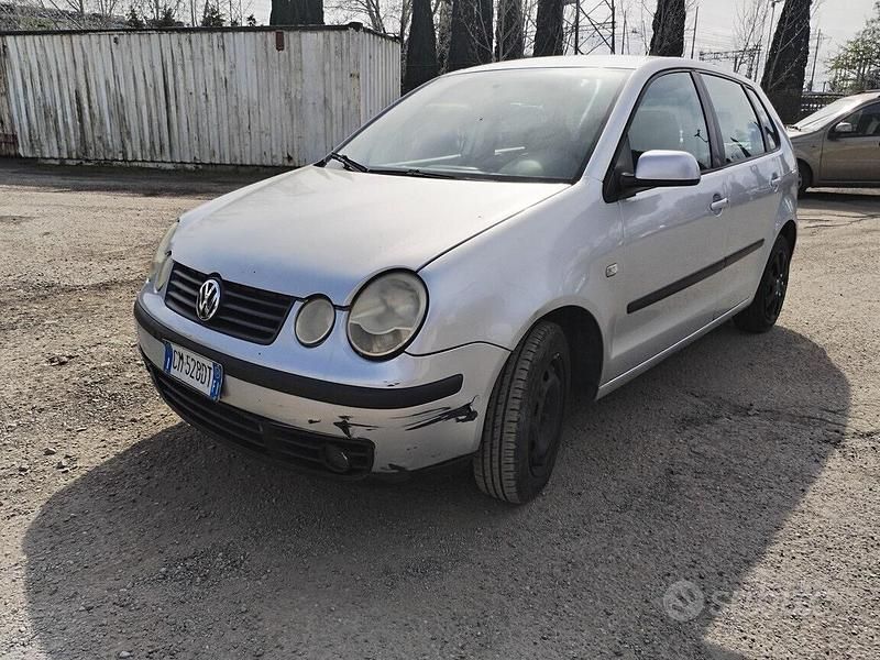 Usata VW Polo Comfortline 75 CV (55 kW) 2004 Grigio Utilitaria