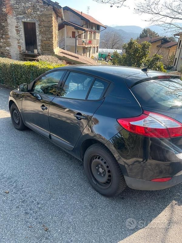 Usata Renault Mégane 110 CV (80 kW) 2012 Nero Berlina