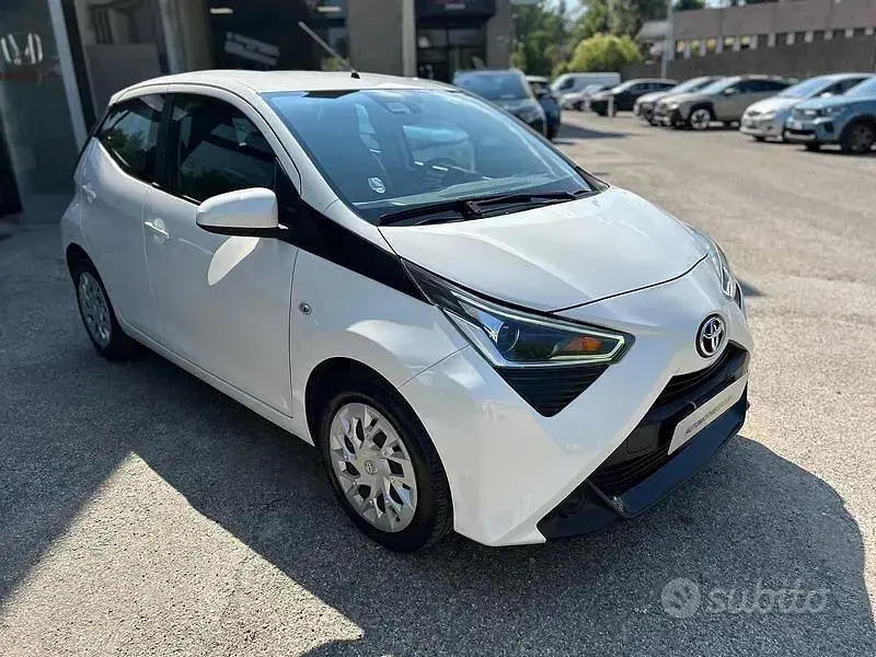 Usata Toyota Aygo Cool 72 CV (52 kW) 2019 Utilitaria