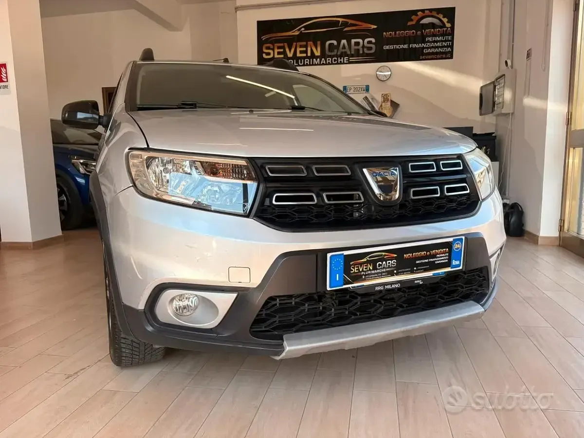 Usata Dacia Sandero Stepway 90 CV (66 kW) 2018 Grigio Berlina