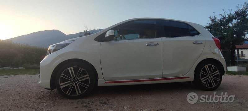 Bianco Usata 2017 Kia Picanto GT-Line Due volumi | 10.000 € (Cara) - Immagine 1/4