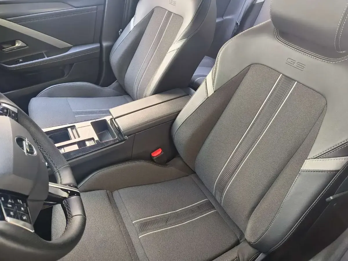 Usata Opel Astra 131 CV (96 kW) 2025 Nero Utilitaria