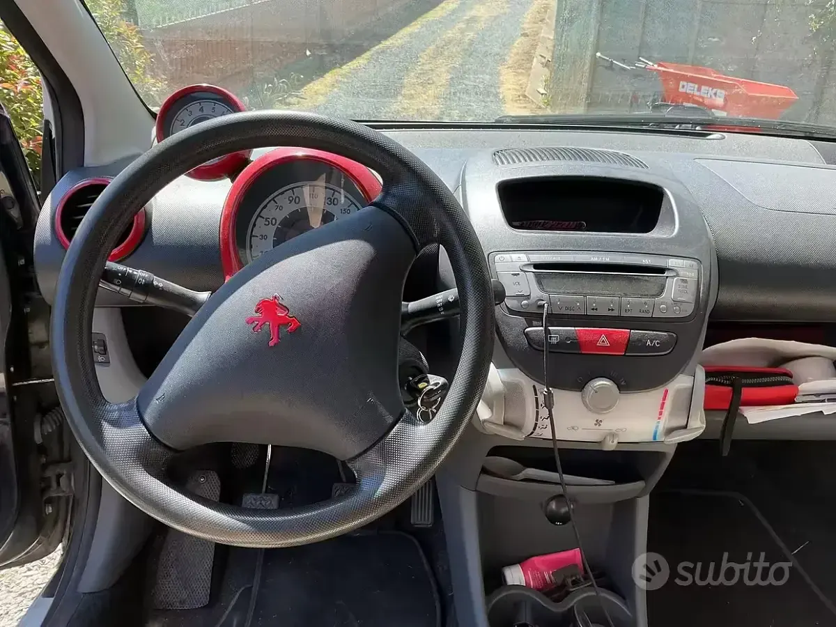 Usata Peugeot 107 68 CV (50 kW) 2008 Nero Utilitaria