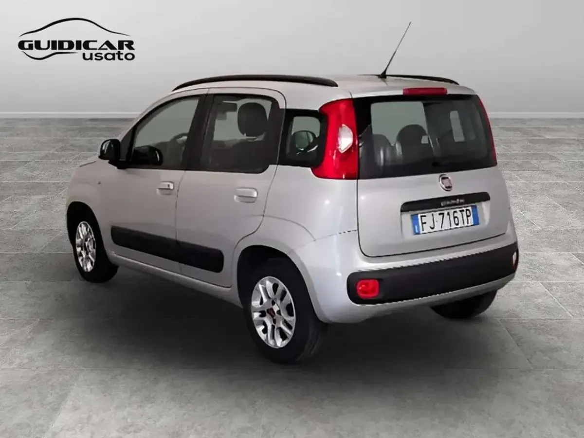 Käytetty Fiat Panda Lounge 95 HP (69 kW) 2017 Hopea Viistoperä