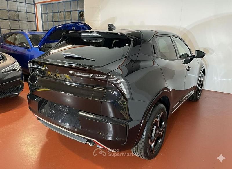 Nuova Alfa Romeo Junior 145 CV (106 kW) 2026 Nero SUV