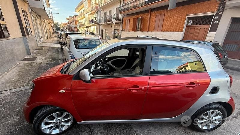 Usata Smart ForFour 71 CV (52 kW) 2015 Rosso Utilitaria
