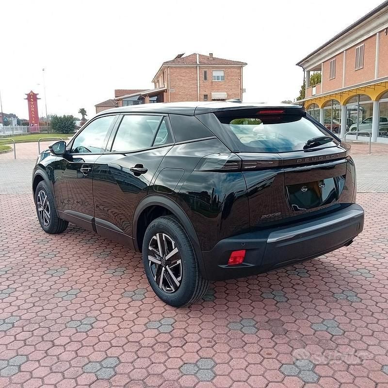 Neu Peugeot 2008 Style 102 PS (75 kW) 2025 Schwarz SUV