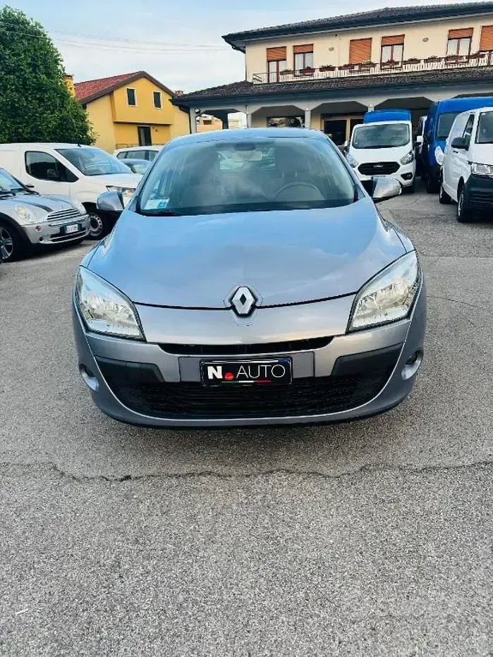 Usata Renault Mégane III Dynamique 110 CV (80 kW) 2009 Grigio Berlina