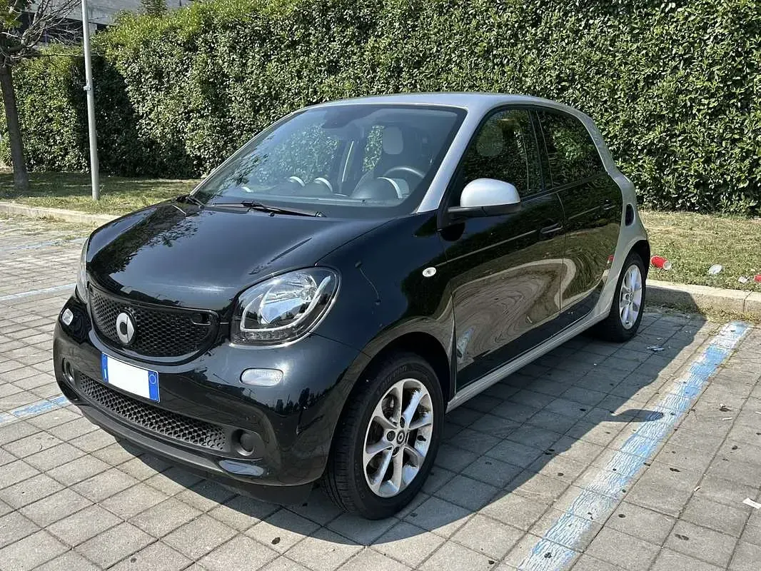Usata Smart ForFour Passion 71 CV (52 kW) 2015 Nero Utilitaria