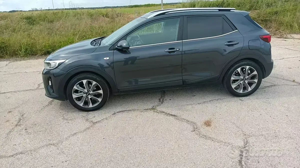 Usata Kia Stonic Style 100 CV (73 kW) 2020 Grigio SUV