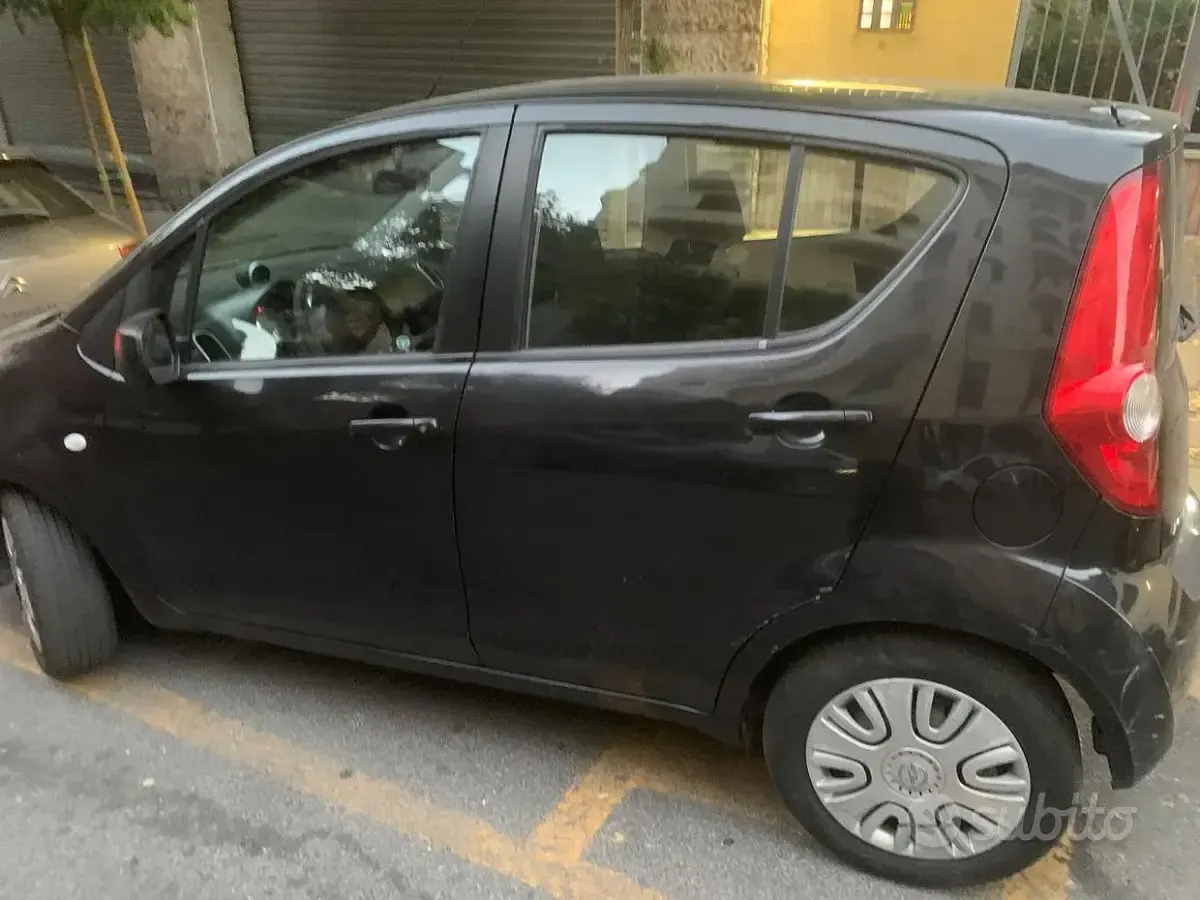 Usata Opel Agila 68 CV (50 kW) 2013 Nero Utilitaria
