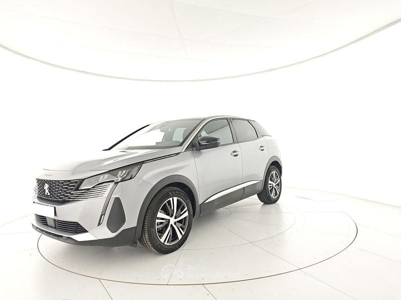 Usata Peugeot 3008 Allure 131 CV (96 kW) 2024 Argento SUV