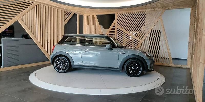 Usata Mini ONE 75 CV (55 kW) 2020 Grigio Utilitaria