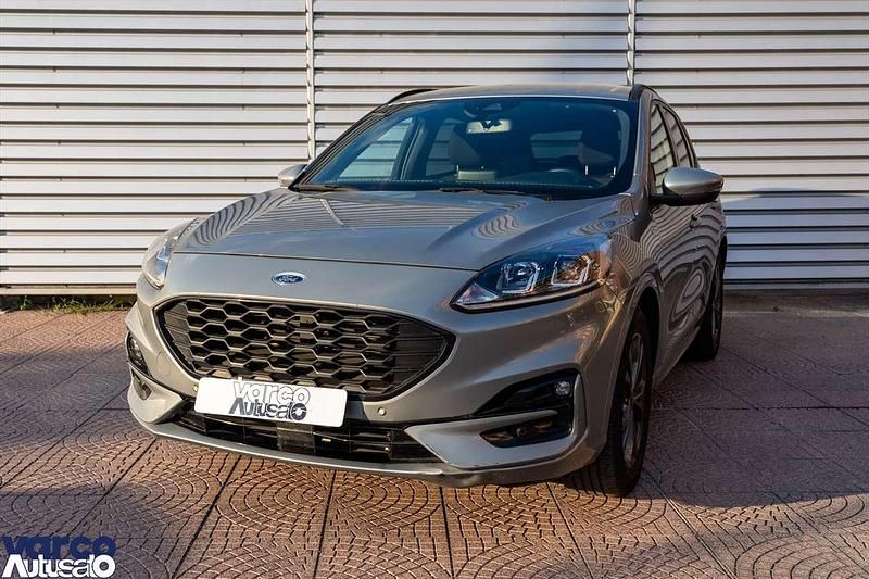 Usata Ford Kuga ST-Line 120 CV (88 kW) 2022 Solar silver SUV