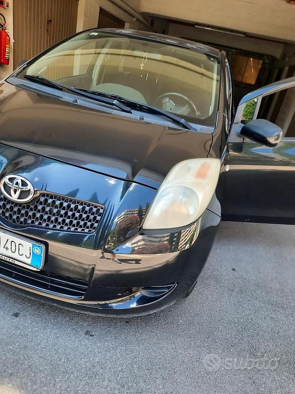 Usata Toyota Yaris Sol 65 CV (47 kW) 2006 Nero Utilitaria