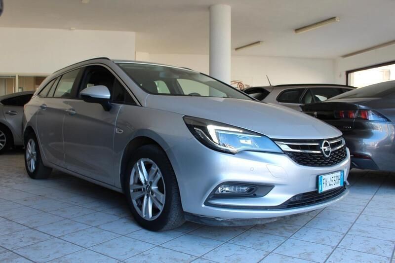 Usata Opel Astra Business 135 CV (99 kW) 2017 Grigio Station wagon
