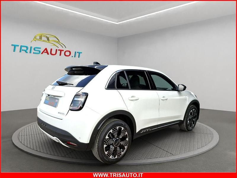 Occasion Fiat 600 La Prima 101 ch (74 kW) 2024 Noir SUV