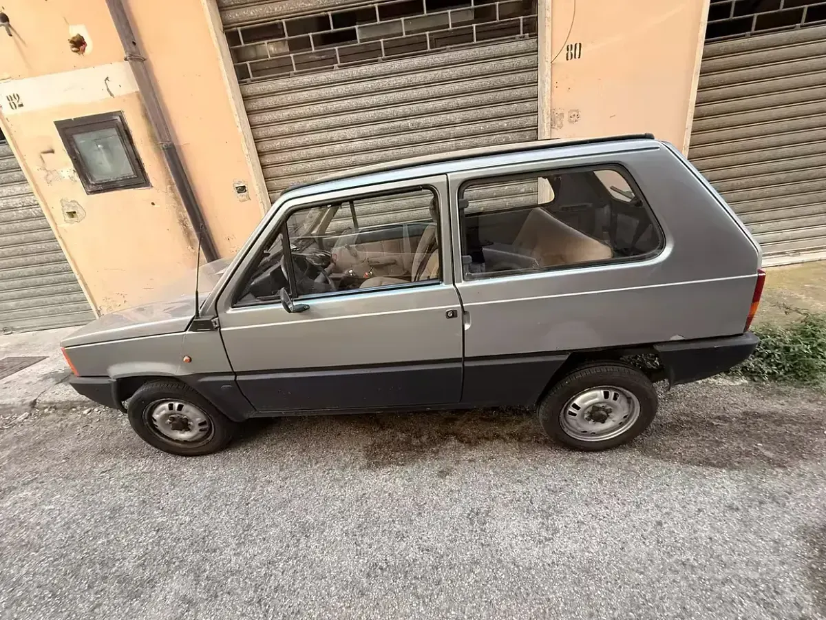 Usata Fiat Panda 30 CV (22 kW) 1983 Grigio Utilitaria