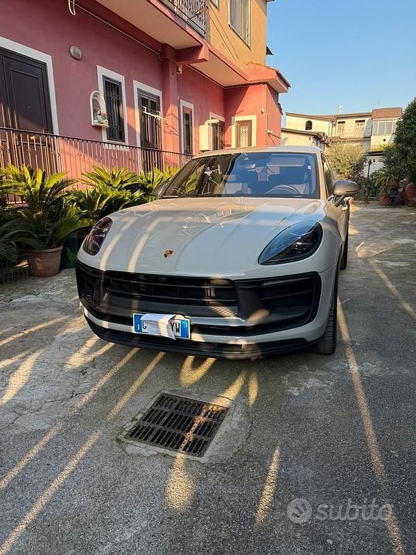 Usata Porsche Macan 265 CV (194 kW) 2023 Grigio SUV