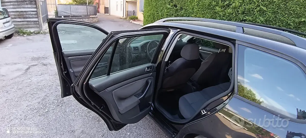 Usata VW Golf VI 105 CV (77 kW) 2008 Nero Utilitaria